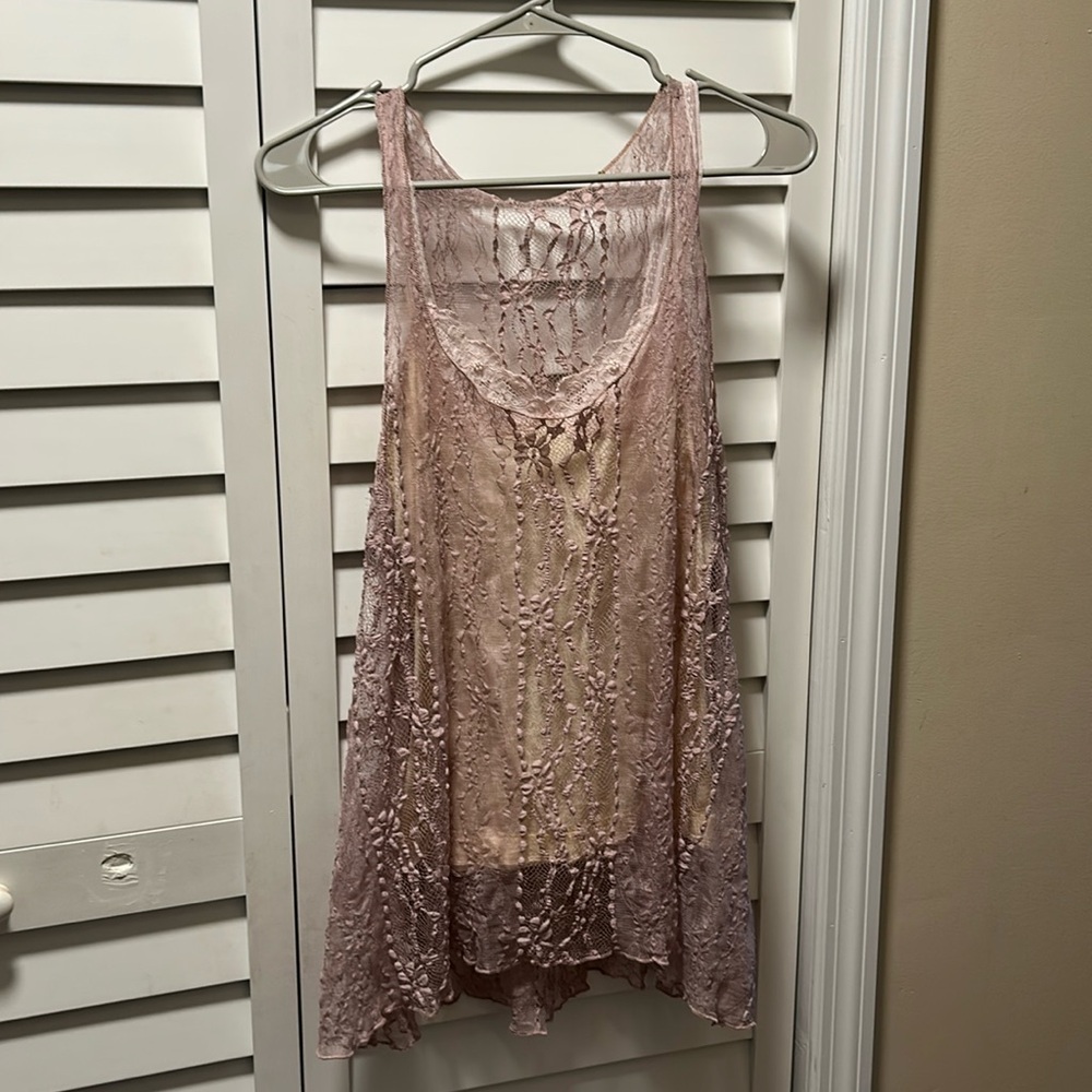 Windy rose size small under shirt is off white flirty feminine pink design